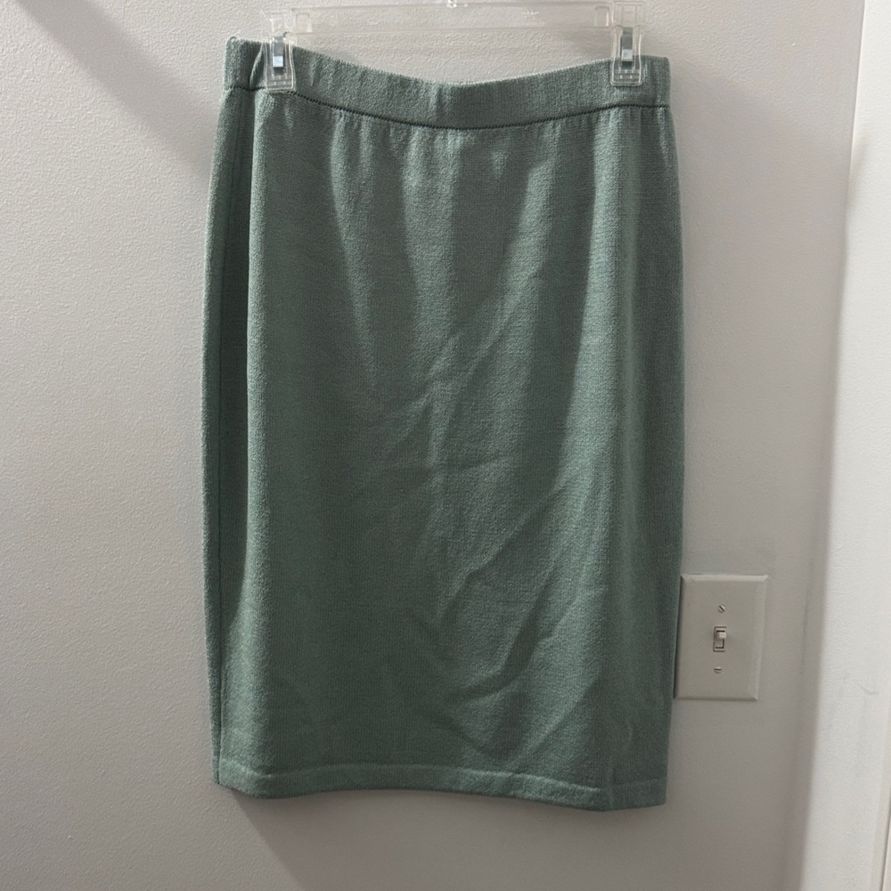 St. John Classic Green Pencil Skirt